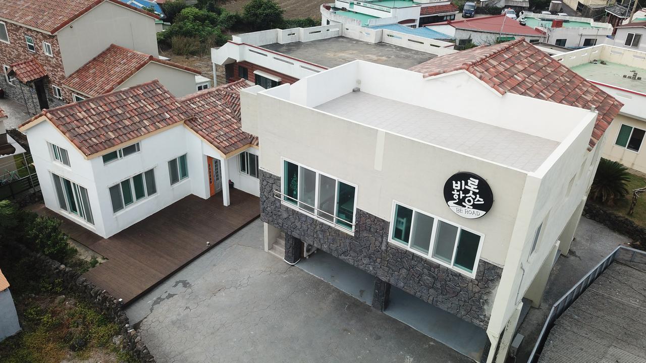 Be Road House Hotel Jeju Exterior photo