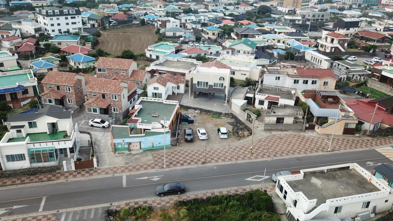 Be Road House Hotel Jeju Exterior photo